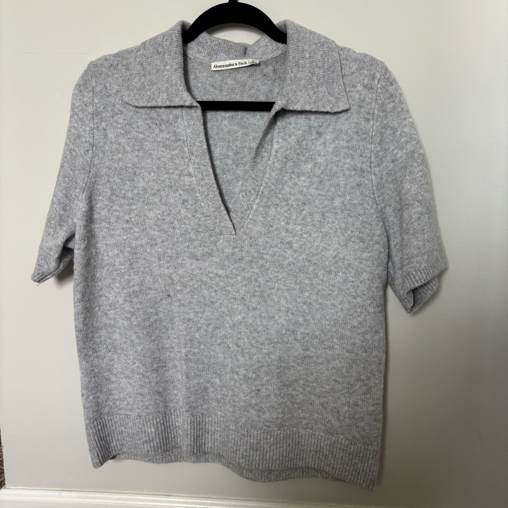 NWOT Abercrombie & Fitch Notch Neck Sweater Tee